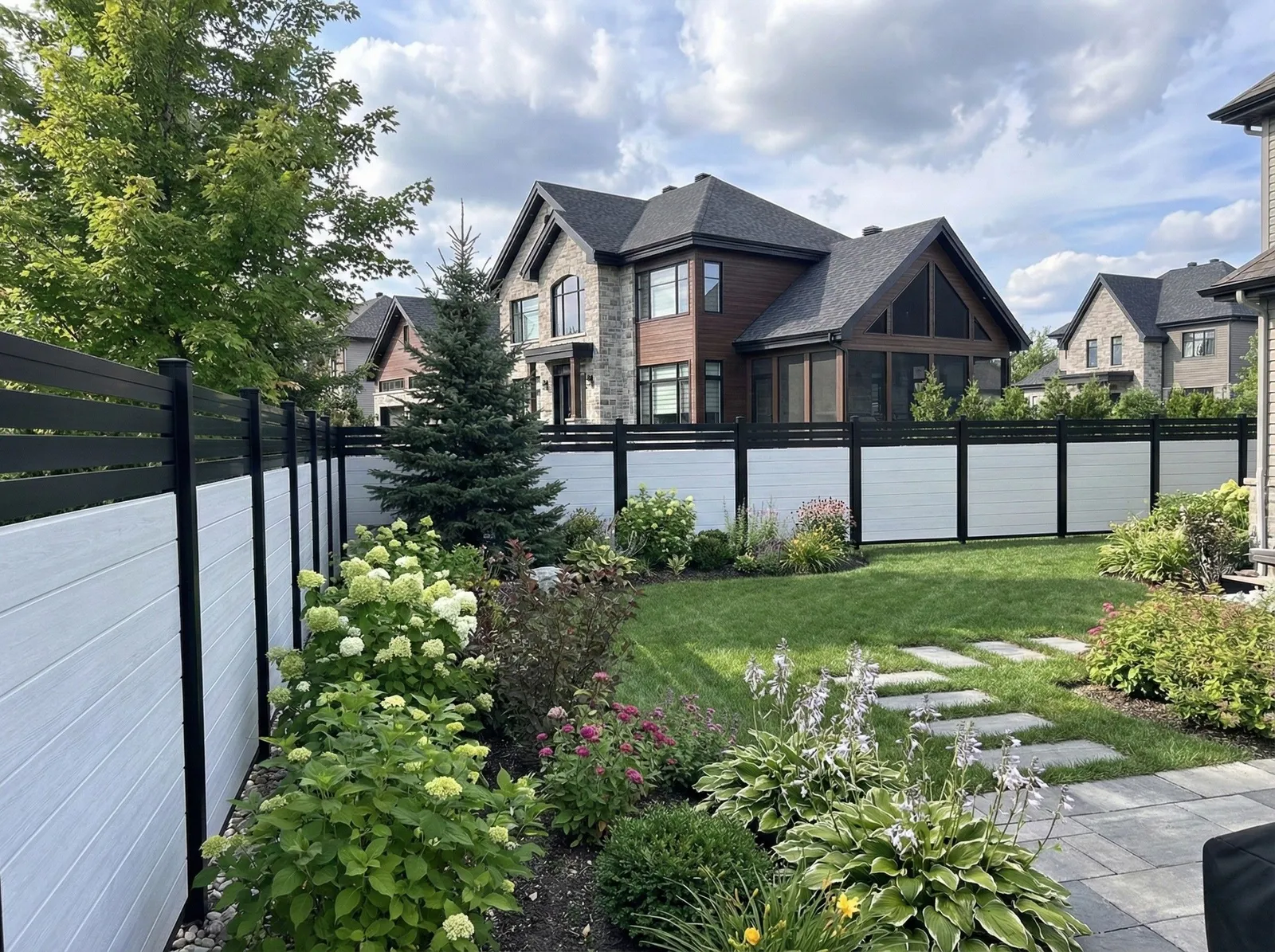 Fence installation process in Saint-Constant